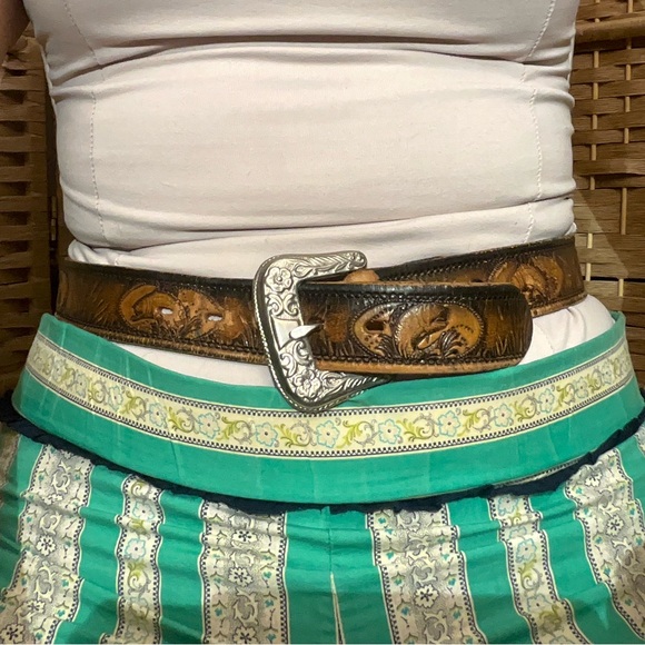 🎣 VNTG Bass Pro Leather Belt - Picture 7 of 7